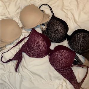 32D Victoria Secret Bra Bundle